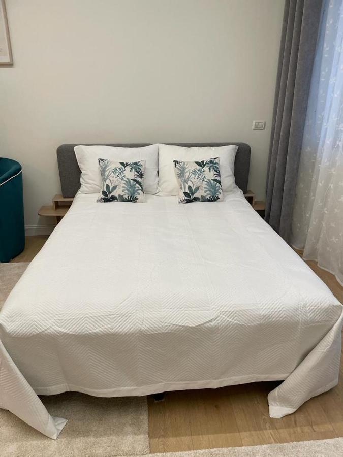 Metro Marche Apartment